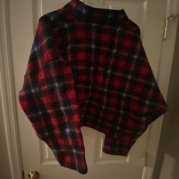 American Eagle cropped fleece half zip - Picture 2 of 3